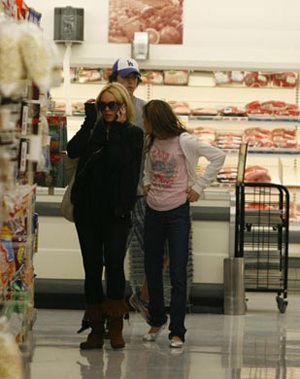 Lindsay lại "trốn" trại cai nghiện - 1