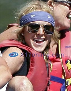 Lindsay Lohan đã xuất hiện trở lại - 8 Lindsay Lohan đã xuất hiện trở lại - 8