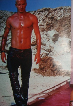 Vợ chồng nhà Beck “tình tứ” trên tạp chí W - 3