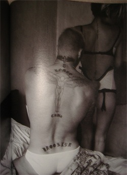 Vợ chồng nhà Beck “tình tứ” trên tạp chí W - 5