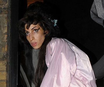Amy Winehouse ngày càng… tệ - 1 Amy Winehouse ngày càng… tệ - 1