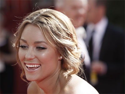 “Sao” Hollywood lộng lẫy trên thảm đỏ giải Emmy - 16 “Sao” Hollywood lộng lẫy trên thảm đỏ giải Emmy - 16