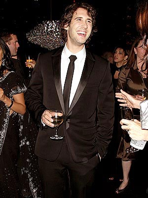 Tưng bừng bữa tiệc hậu Emmy - 12