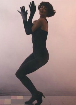 Katie Holmes gợi cảm trong vở “Eli Stone” - 2