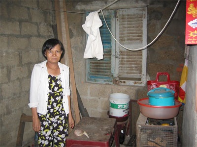 Quá nghèo phải… “chạy nợ” - 1