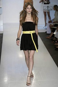 Trussardi: Những vòng eo thon thả - 12