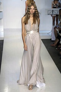 Trussardi: Những vòng eo thon thả - 22