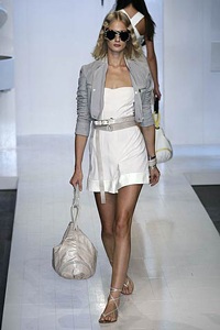 Trussardi: Những vòng eo thon thả - 4