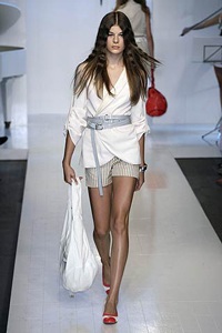 Trussardi: Những vòng eo thon thả - 6