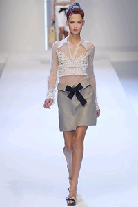 Valentino: Dịu dàng và quyến rũ - 10 Valentino: Dịu dàng và quyến rũ - 10