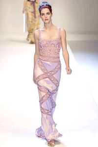 Valentino: Dịu dàng và quyến rũ - 20 Valentino: Dịu dàng và quyến rũ - 20