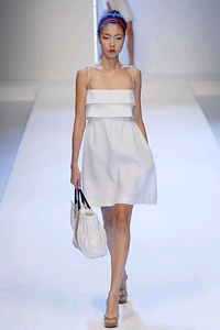 Valentino: Dịu dàng và quyến rũ - 3 Valentino: Dịu dàng và quyến rũ - 3