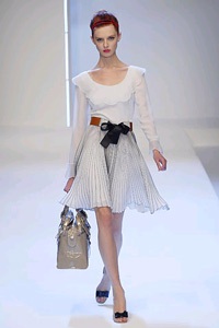 Valentino: Dịu dàng và quyến rũ - 8 Valentino: Dịu dàng và quyến rũ - 8