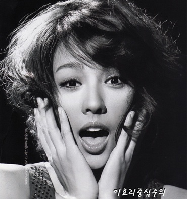 Chiêm ngưỡng bộ ảnh gợi cảm của Lee Hyori - 12