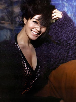 Kim Hye Soo: Nữ hoàng thời trang tóc - 14