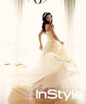 Chiêm ngưỡng bộ ảnh cưới của Kim Hee Sun trên Instyle - 1