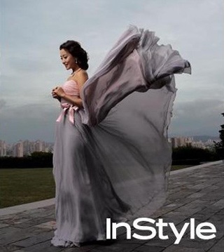 Chiêm ngưỡng bộ ảnh cưới của Kim Hee Sun trên Instyle - 4 Chiêm ngưỡng bộ ảnh cưới của Kim Hee Sun trên Instyle - 4