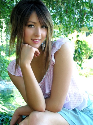 "Bông hồng lai" Leah Dizon xinh đẹp trong bộ Kimono - 1