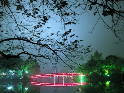 Lung linh Hồ Gươm đêm giao thừa - 1