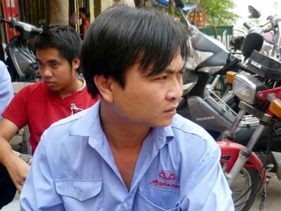 Bức xúc với lãnh đạo, lái xe taxi Alpha đình công nhiều ngày liền - 2 Bức xúc với lãnh đạo, lái xe taxi Alpha đình công nhiều ngày liền - 2