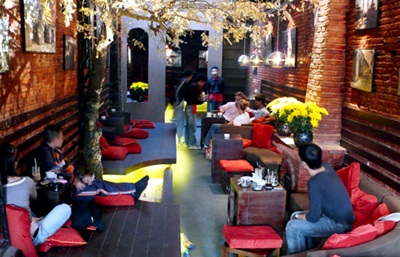 Cà phê “bệt” thời cấm vỉa hè - 2 Cà phê “bệt” thời cấm vỉa hè - 2