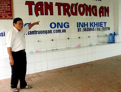 Hiệu trưởng vô tình biến HS thành “bò sữa”? - 1 Hiệu trưởng vô tình biến HS thành “bò sữa”? - 1