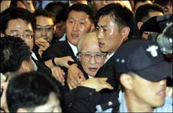 Tập đoàn Deawoo sụp đổ như thế nào? - 2 Tập đoàn Deawoo sụp đổ như thế nào? - 2