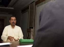 Công bố cuốn băng video Saddam Hussein bị chất vấn - 3 Công bố cuốn băng video Saddam Hussein bị chất vấn - 3