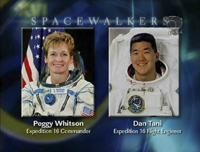 Cùng nhà du hành dạo bộ ngoài không gian - 11