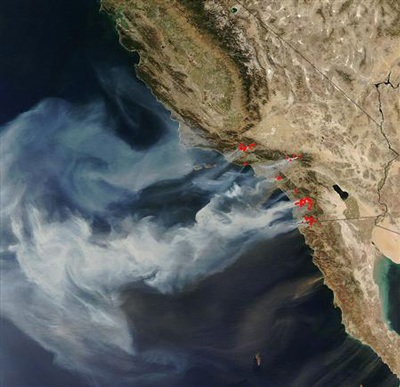 Bão lửa vẫn hoành hành California, nửa triệu người phải sơ tán - 5