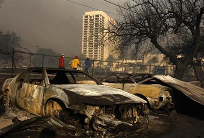 Bão lửa vẫn hoành hành California, nửa triệu người phải sơ tán - 7