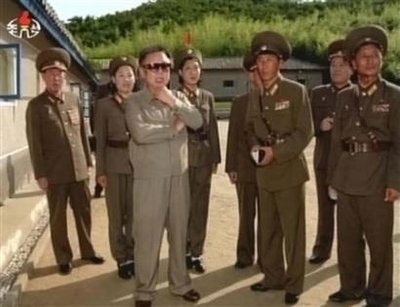 Bình Nhưỡng công bố hình ảnh mới về Chủ tịch Kim Jong Il - 4