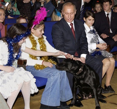 Chùm ảnh: Chiêm ngưỡng cún cưng của Putin - 15