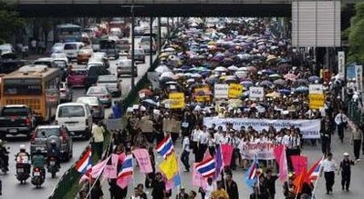 Lãnh đạo biểu tình Thái Lan tuyên bố sẽ ra "đầu thú" - 1