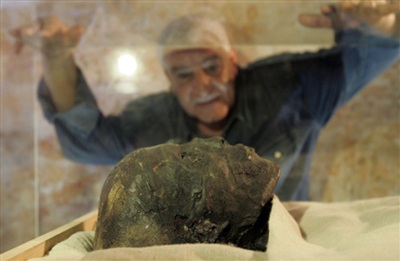 Chiêm ngưỡng xác ướp pharaoh Tut nổi tiếng hơn 3.000 năm tuổi - 1