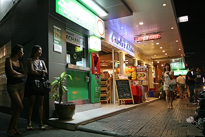 “Lướt sex” ở Bangkok - 9