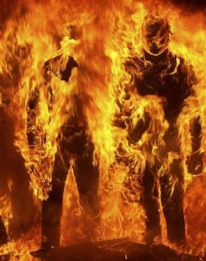 Chùm ảnh: Bạo động tiếp tục lan rộng ở Hy Lạp - 3 Chùm ảnh: Bạo động tiếp tục lan rộng ở Hy Lạp - 3