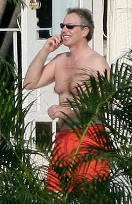 Chùm ảnh: Các lãnh đạo thế giới "khoe" ngực - 9