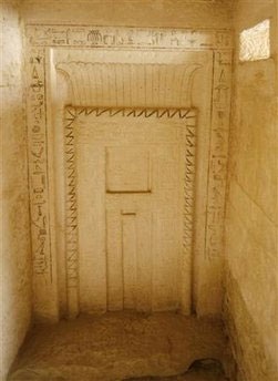 Chùm ảnh: Phát hiện hai ngôi mộ pharaon 4.300 năm tuổi - 4