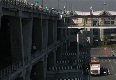 Chùm ảnh: Người biểu tình chấm dứt phong toả sân bay Bangkok - 10