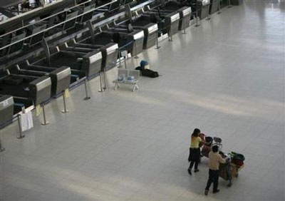 Chùm ảnh: Người biểu tình chấm dứt phong toả sân bay Bangkok - 7