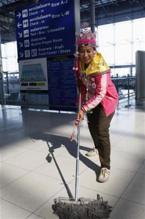 Chùm ảnh: Người biểu tình chấm dứt phong toả sân bay Bangkok - 8