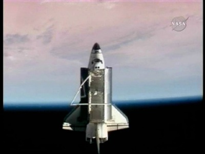 Chùm ảnh: Tàu vũ trụ Atlantis trở về trái đất an toàn - 1 Chùm ảnh: Tàu vũ trụ Atlantis trở về trái đất an toàn - 1