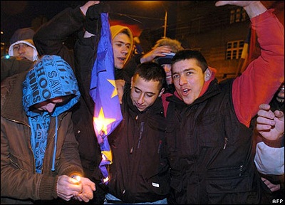 Hân hoan ở Kosovo, giận dữ ở Serbia - 9 Hân hoan ở Kosovo, giận dữ ở Serbia - 9