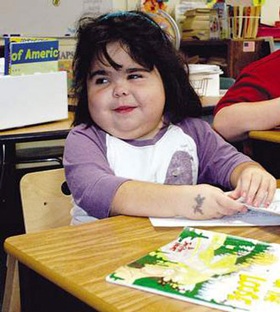 Gặp hai cô bé “người cá” ở Mỹ - 10 Gặp hai cô bé “người cá” ở Mỹ - 10