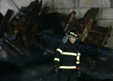 Lửa cháy thiêu rụi cổng thành hơn 600 tuổi ở Seoul - 5