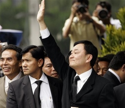 Chùm ảnh: Cựu Thủ tướng Thaksin trở về Thái Lan - 11