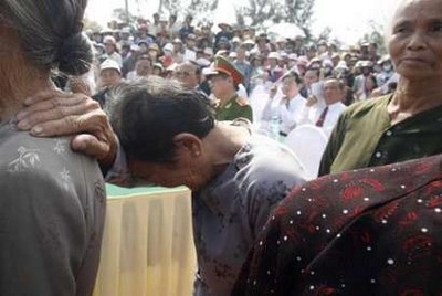 Chùm ảnh: Tưởng niệm 40 năm vụ thảm sát Mỹ Lai - 7 Chùm ảnh: Tưởng niệm 40 năm vụ thảm sát Mỹ Lai - 7