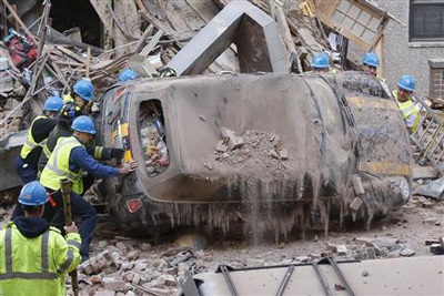 Chùm ảnh: Vụ sập cần trục kinh hoàng ở New York - 13