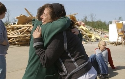 Bão lốc tàn phá miền trung Mỹ, 21 người thiệt mạng - 7